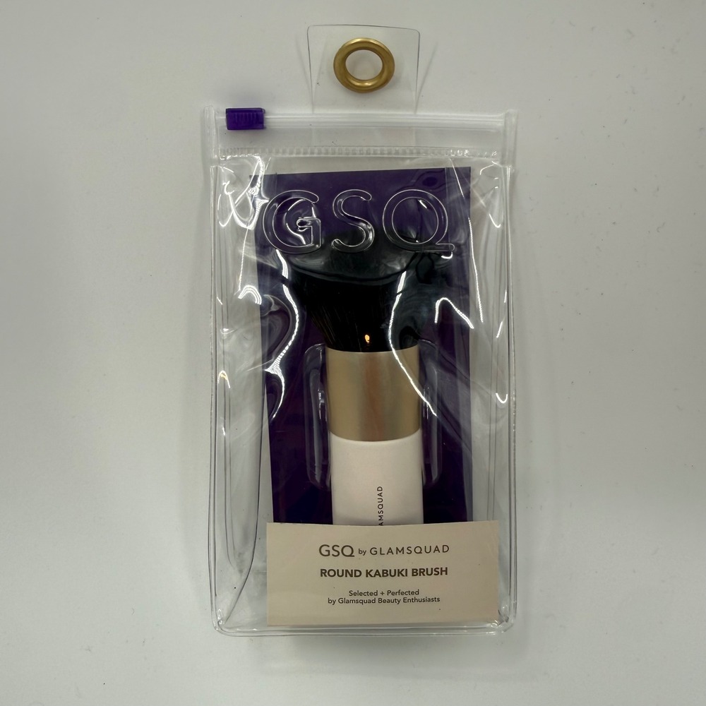 GSQ by Glamsquad Round Kabuki Brush White Gold Makeup Buffing Tool